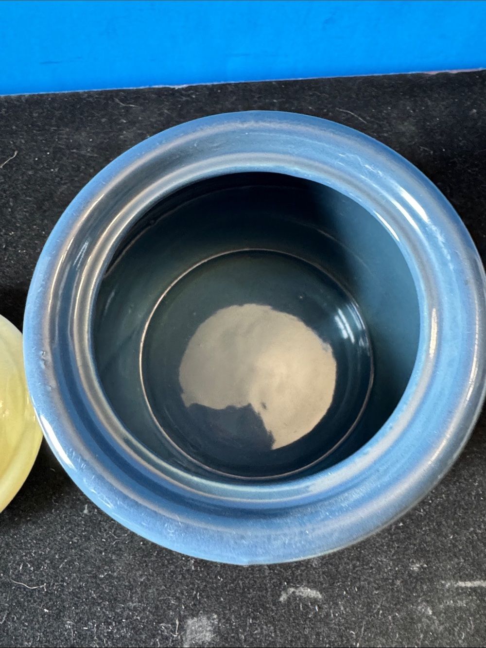 Vintage Jacaman Blue Rooster Soup Crock features a distinctive blue rooster - Picture 4 of 10